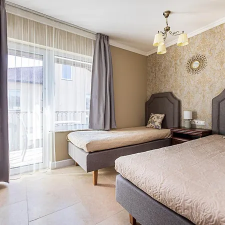 Sakura_inn Butas *